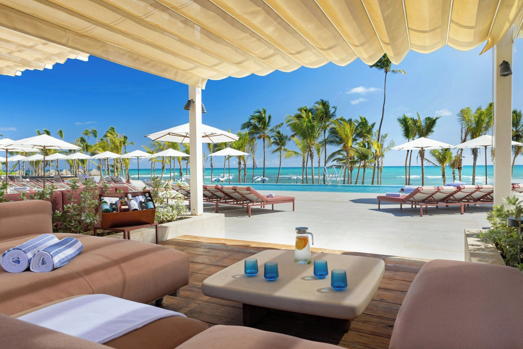 2 outdoor pools, cabanas (surcharge), pool umbrellas