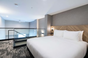 Loft, 1 King Bed with Sofa bed, Kitchenette (Loft Suite) | Premium bedding, in-room safe, desk, laptop workspace