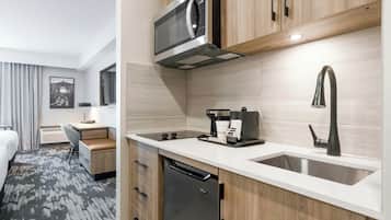 Standardzimmer, 2 Queen-Betten, Kochnische | Hochwertige Bettwaren, Zimmersafe, Schreibtisch