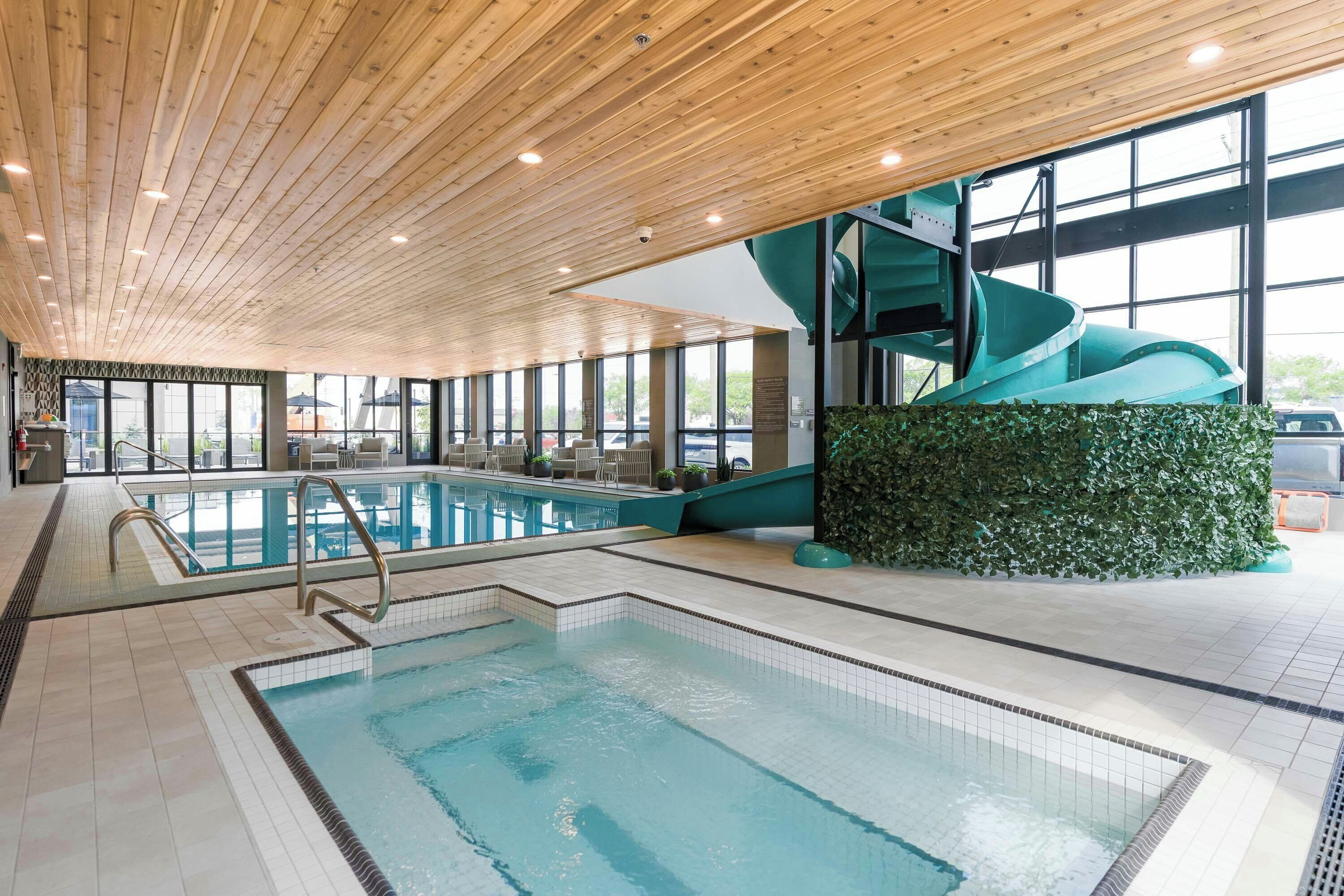 Indoor spa tub
