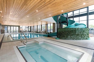 Bañera de hidromasaje interior
