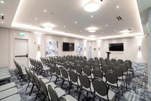 Meeting facility - Sandman Signature Winnipeg Airport Hotel & Suites (Winnipeg)