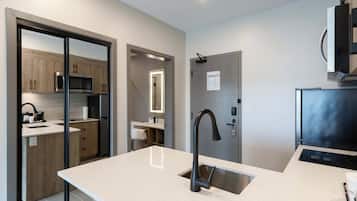 Grand Suite, 1 King Bed with Sofa bed, Kitchen | Private kitchen | Coffee/tea maker