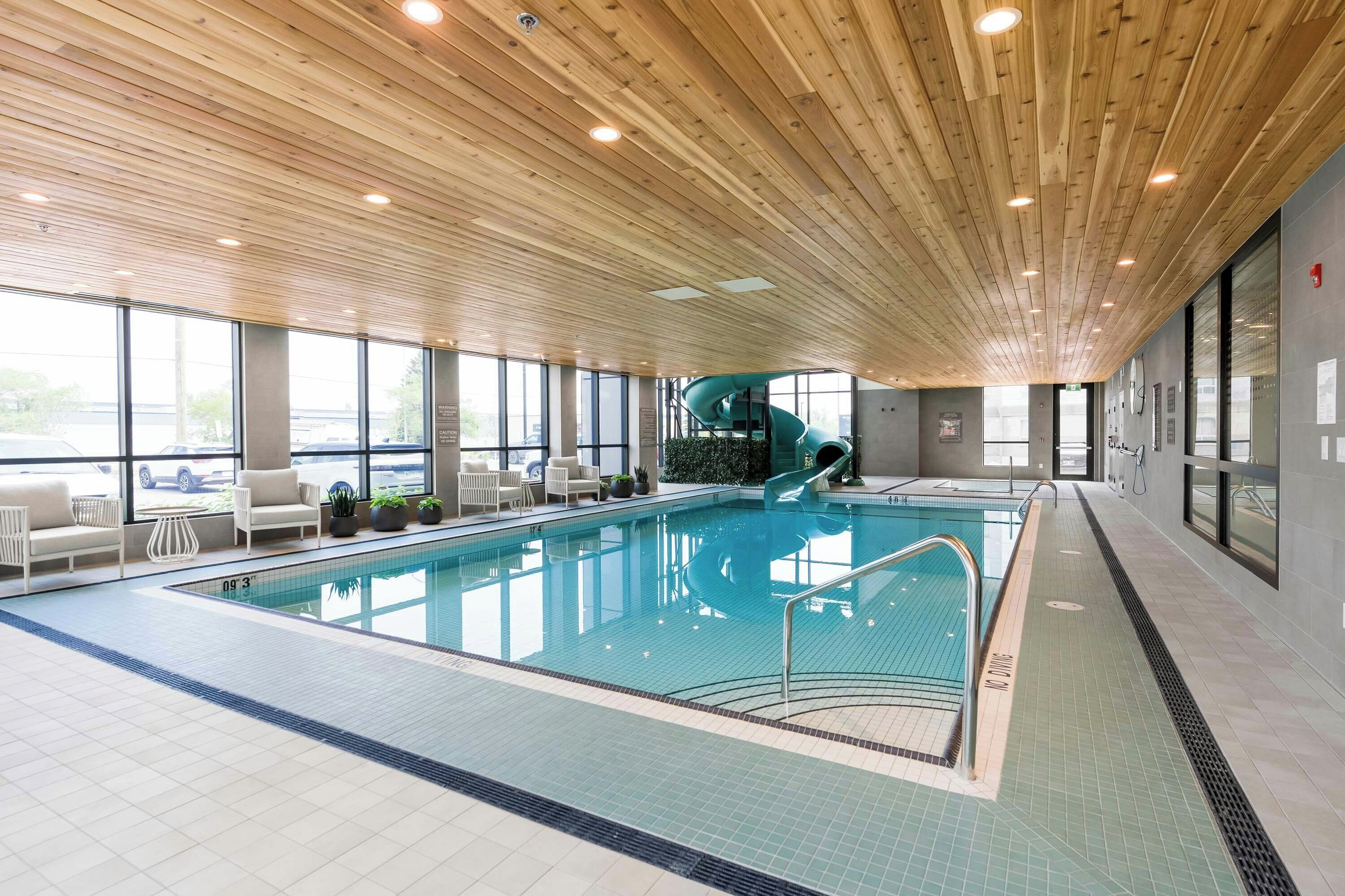 Una piscina techada