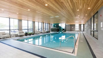 Una piscina techada