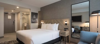 Sandman Signature Winnipeg Airport Hotel & Suites
