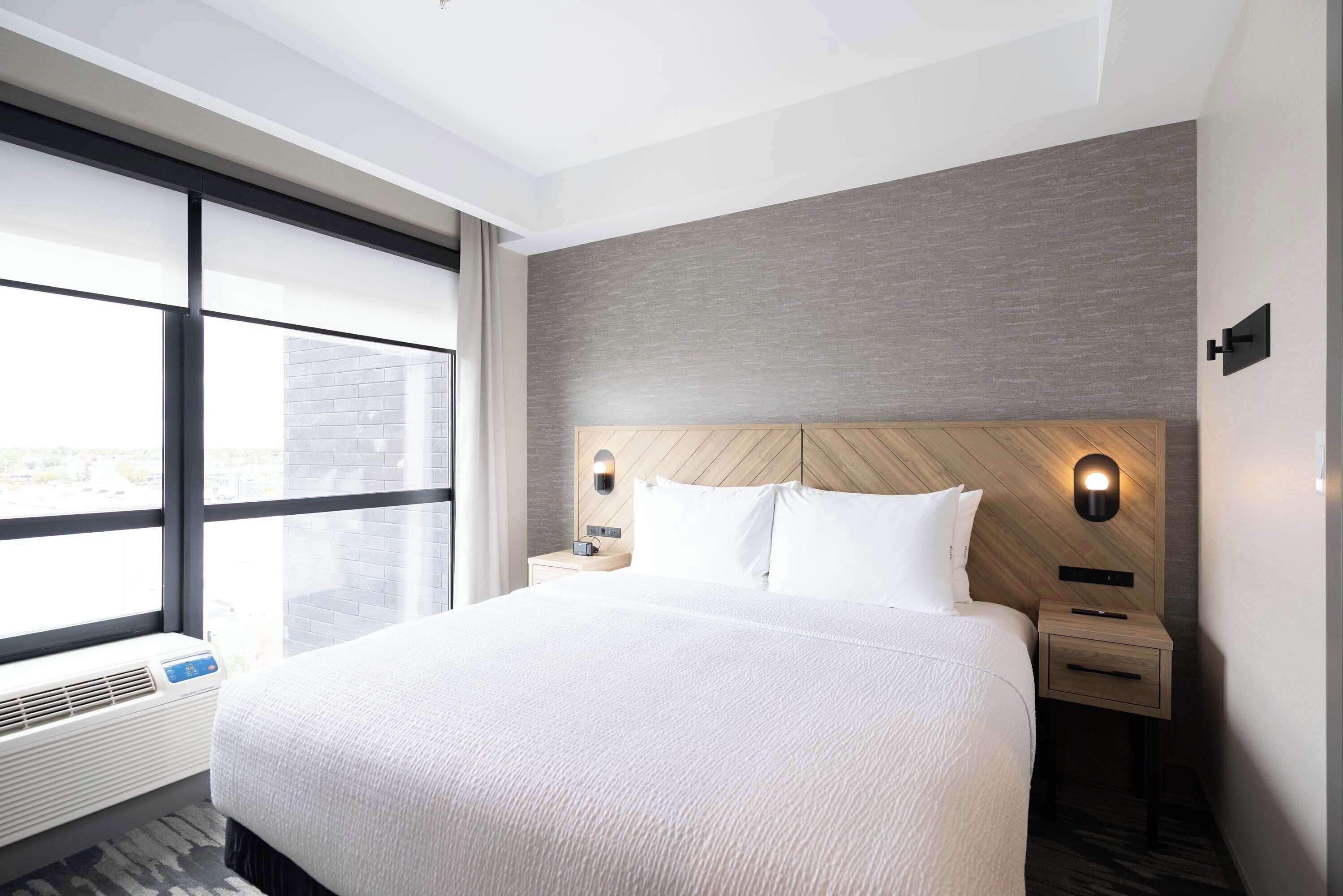 Grand Suite, 1 King Bed with Sofa bed, Kitchen | Premium bedding, in-room safe, desk, laptop workspace
