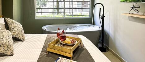 1 Schlafzimmer, Bügeleisen/Bügelbrett, Bettwäsche