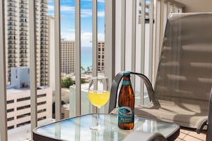 Deluxe Studio Suite | Lanai