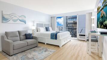 Deluxe Studio Suite | Individually decorated, individually furnished, blackout curtains