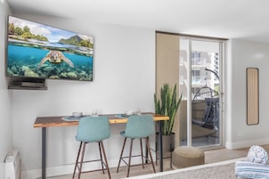 Design Studio Suite | In-room dining
