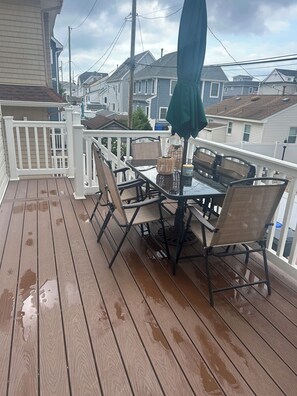 屋外ダイニングエリア