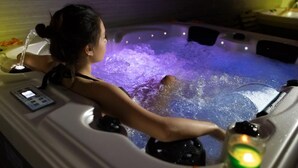 室内 SPA 浴缸