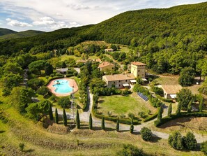 Exterior - Cosy apartment for 4 people with A/C, WIFI, pool, TV and patio (Riparbella)