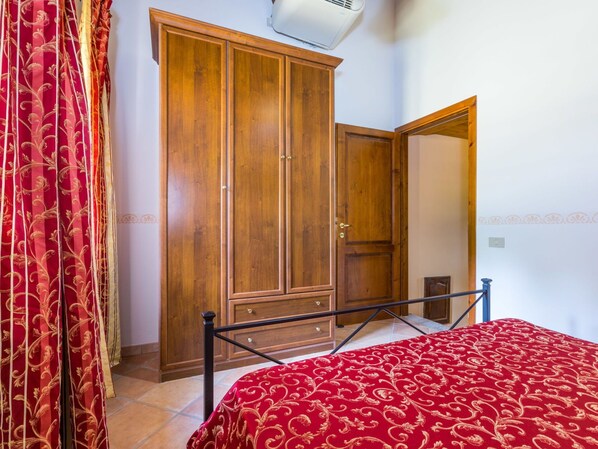 1 Schlafzimmer, Reisekinderbett, kostenloses WLAN, Bettwäsche