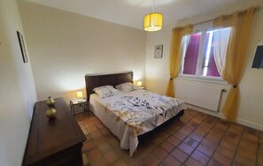 5 Schlafzimmer, Bügeleisen/Bügelbrett, kostenloses WLAN, Bettwäsche