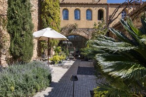 Terrace/patio - Hotel 'Les Hamaques - Magnolia' with Shared Pool, Wi-Fi and Air Conditioning (Viladamat)