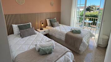 5 slaapkamers, een strijkplank/strijkijzer, gratis wifi, beddengoed