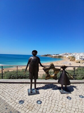 Beach nearby - Villa 'Martina' with Shared Pool, Wi-Fi and Air Conditioning (Albufeira)