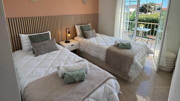 5 bedrooms, iron/ironing board, free WiFi, bed sheets