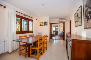 Dining - Apartment 'Can Picafort Apartamento Centrico' with Sea View, Wi-Fi and Air Conditioning (Can Picafort)