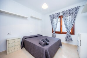 4 habitaciones, tabla de planchar con plancha y wifi gratis 