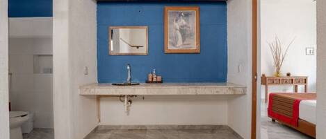 Hårtørrer, håndklæder, Sæbe, Toiletpapir