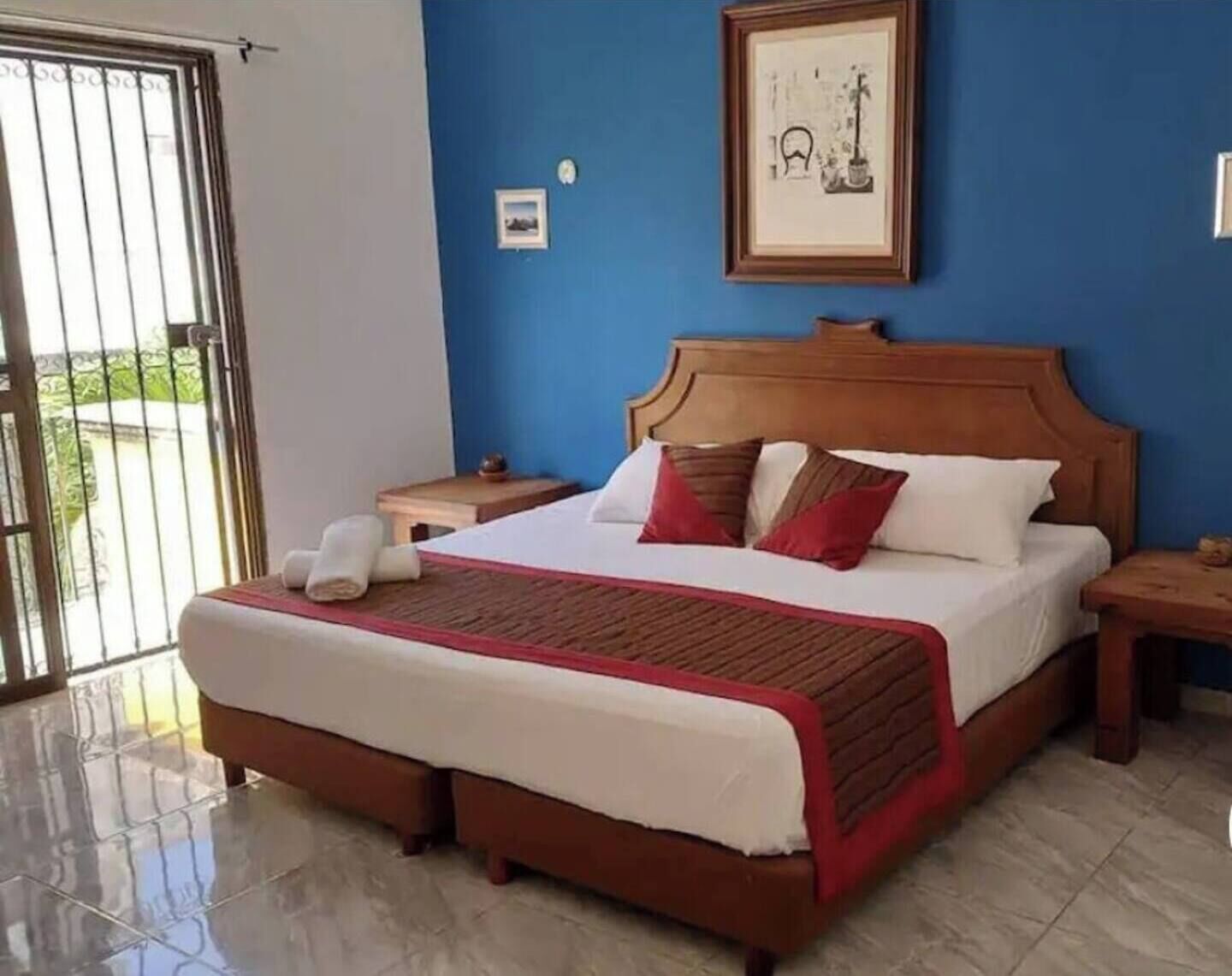 4 室のベッドルーム、WiFi、ベッドシーツ