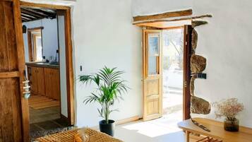 2 slaapkamers, een strijkplank/strijkijzer, gratis wifi, beddengoed