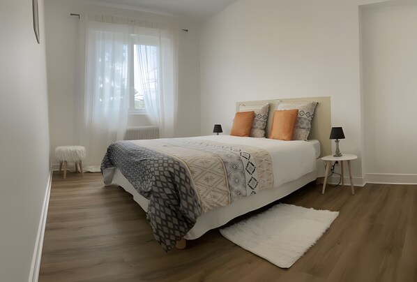 3 bedrooms, iron/ironing board, free WiFi, bed sheets