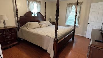 4 bedrooms, WiFi, bed sheets