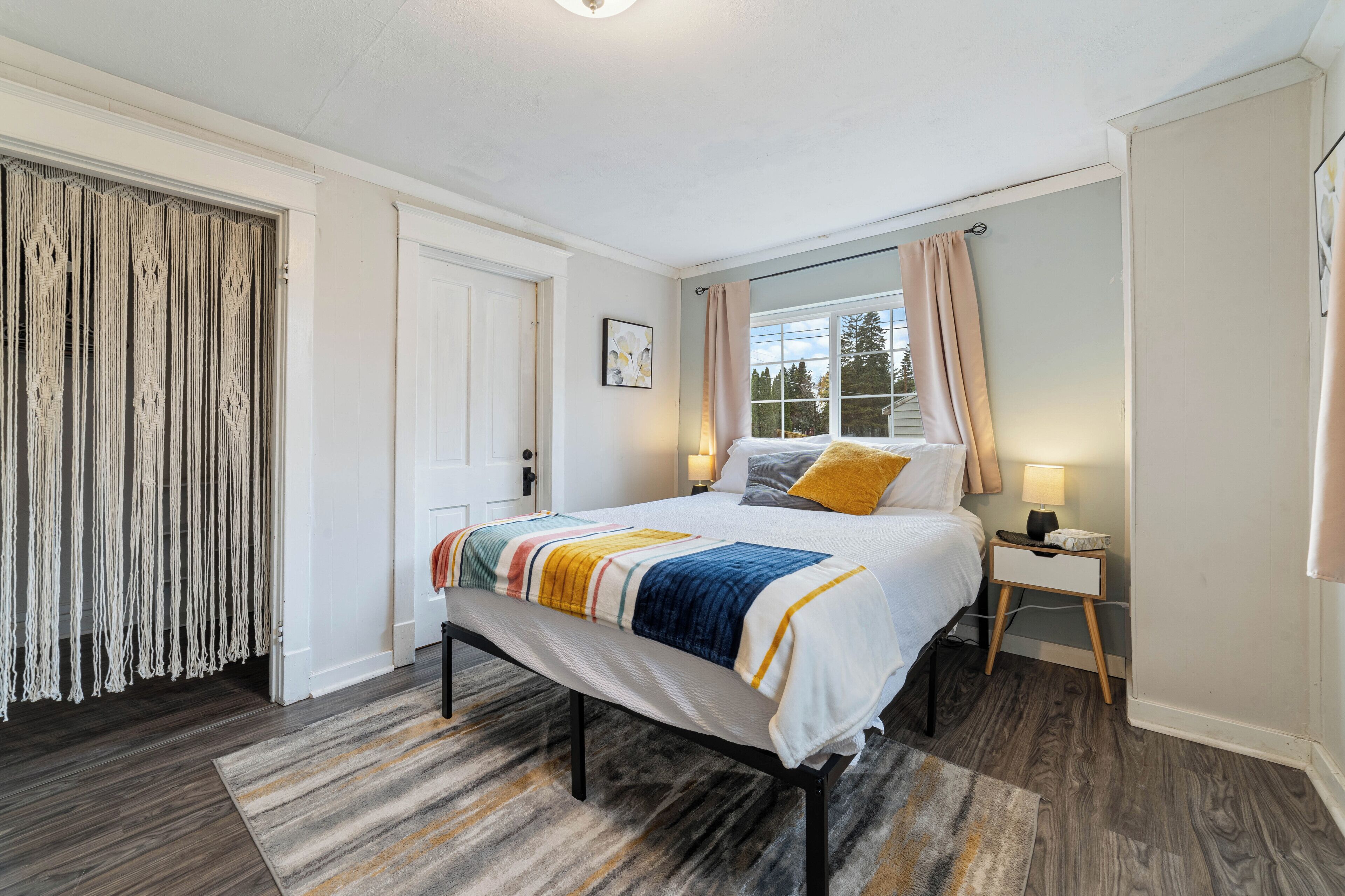 3 chambres, bureau, Wi-Fi gratuit, draps fournis