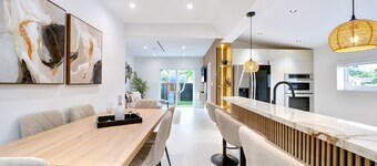 Luxury The Rock & Music Villa Miami!/ Baby Items/ BBQ/ Playground/ Work Area