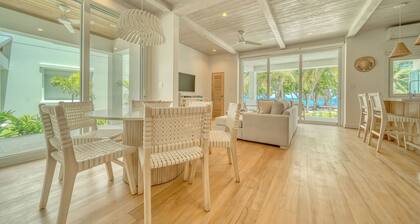 Island Living 2-Bed, 2-Bath Oceanfront Ground-Level Condo direct beach access E7