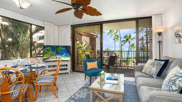 Condo, 1 Bedroom, Beach View (1009) | Living area