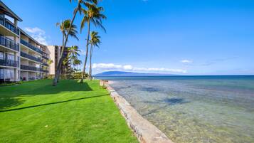Private beach, white sand, beach towels, snorkeling
