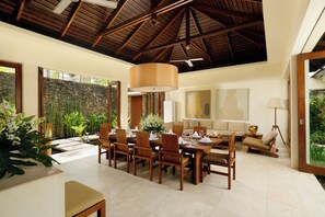 Living area - The Suar Seminyak by Nakula (Seminyak)