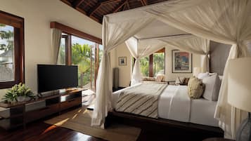 Grand Villa, 5 Bedrooms, Pool View | 5 bedrooms, desk, soundproofing, free WiFi