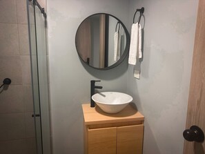 Bruser, håndklæder, Sæbe, Toiletpapir