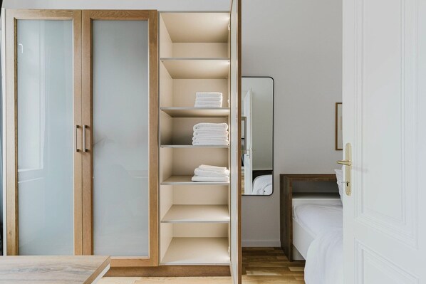 1 chambre, fer et planche à repasser, Wi-Fi, draps fournis