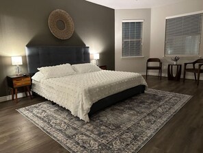 4 室のベッドルーム、アイロン / アイロン台、WiFi、ベッドシーツ