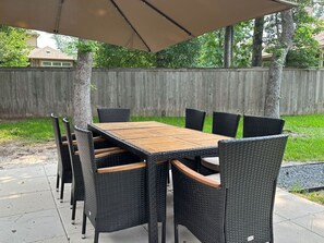 Outdoor dining - Beautiful house in The Woodlands - Creekside (Tomball)