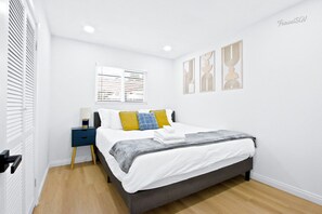 4 bedrooms, iron/ironing board, free WiFi, bed sheets