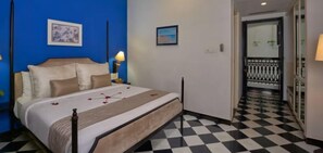 Basic Double Room | In-room safe, iron/ironing board, free WiFi - The Old Court House by Abad (Kochi)