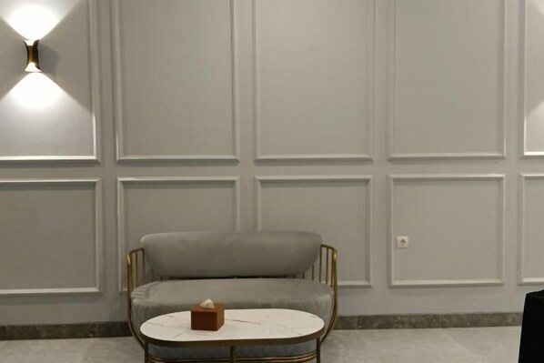 Interior - D'Ninety Six Inn (Playen)