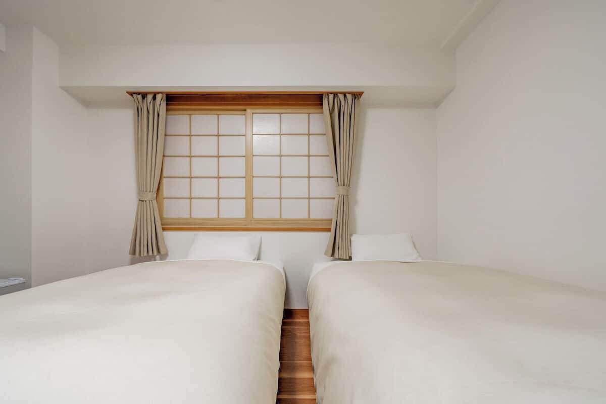 Standard-Zweibettzimmer, 2 Einzelbetten, Nichtraucher | Kostenloses WLAN, Bettwäsche