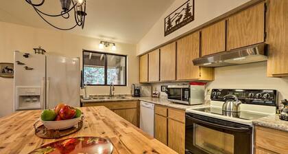 Bobcat Bungalow - Quaint, Quiet & Cozy Retreat in Munds Park