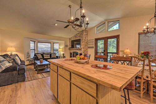 Bobcat Bungalow - Quaint, Quiet & Cozy Retreat in Munds Park - Yes, there's A/C!