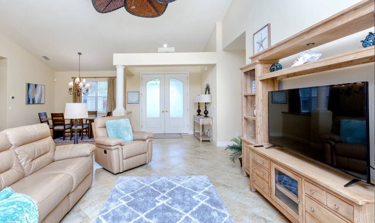 Beautiful Home Located Near Warm Mineral Springs. - North Port, FL