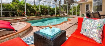 Beautiful home located near Warm Mineral Springs.